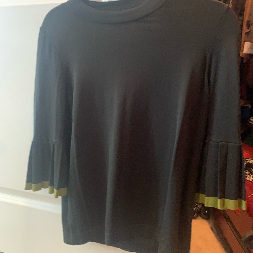 COS Top Dark green